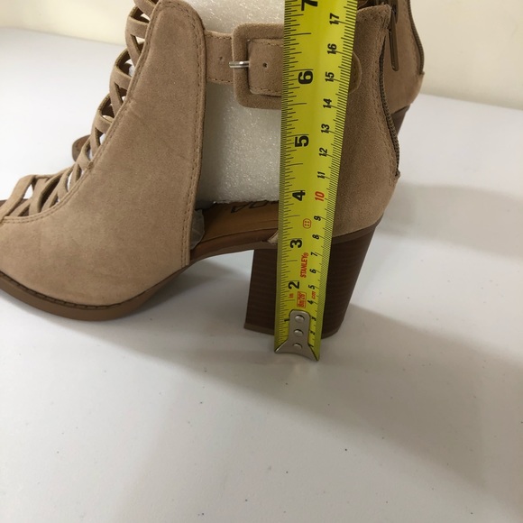 Taupe Open Toe Booties Boots Shoes with Criss Cross & 3 inch Stack Heel 8M - Picture 8 of 12